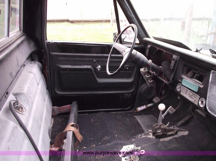 image for item C5685 1970 Chevrolet 3/4 ton pickup truck