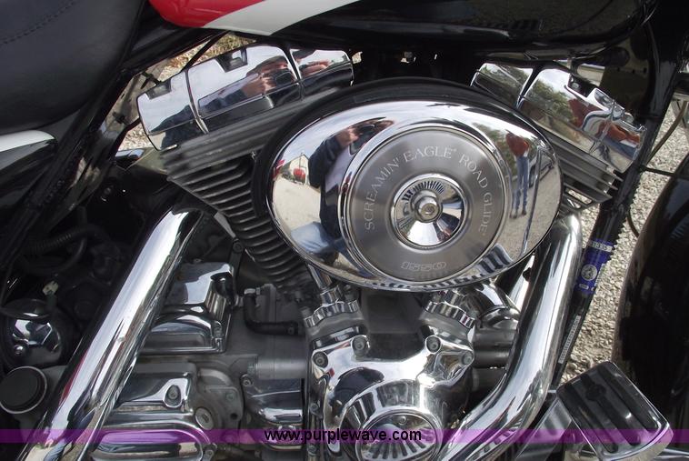 image for item C5686 2000 Harley Davidson Screamin' Eagle Road Glide 1550 motorcycle