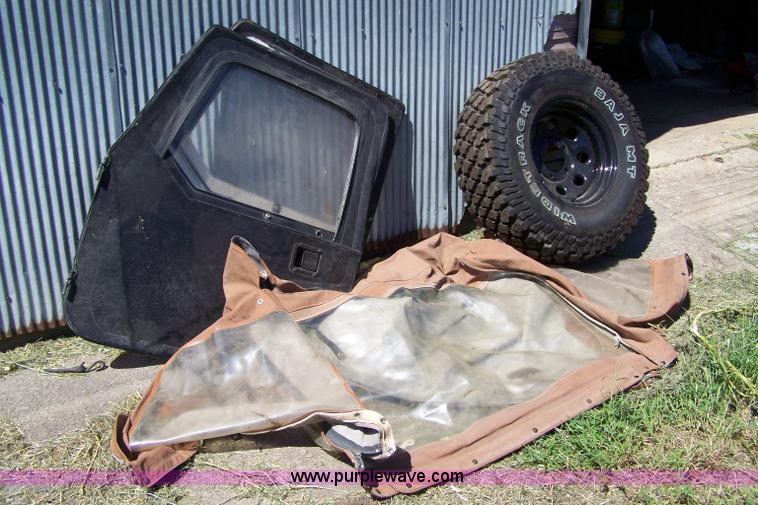 image for item C9391 1976 Jeep CJ17