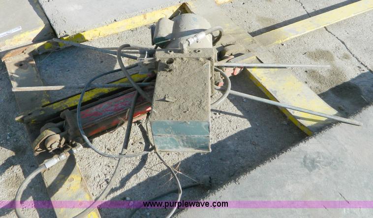 image for item C9439 Floor lift