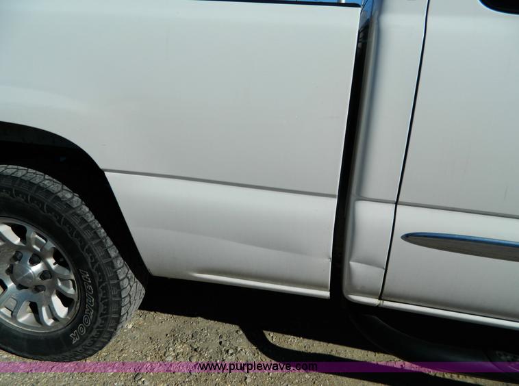 image for item D8595 2005 GMC Sierra 1500 extended cab pickup truck