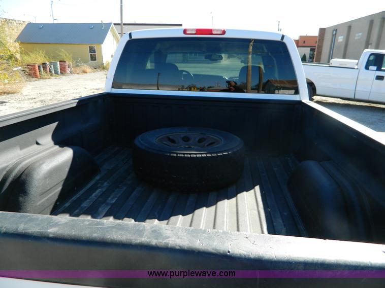 image for item D8595 2005 GMC Sierra 1500 extended cab pickup truck