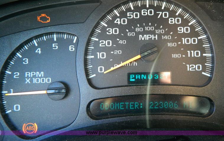 image for item D8595 2005 GMC Sierra 1500 extended cab pickup truck