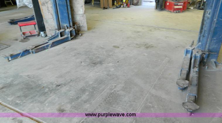 image for item D8598 Forward two post automotive lift