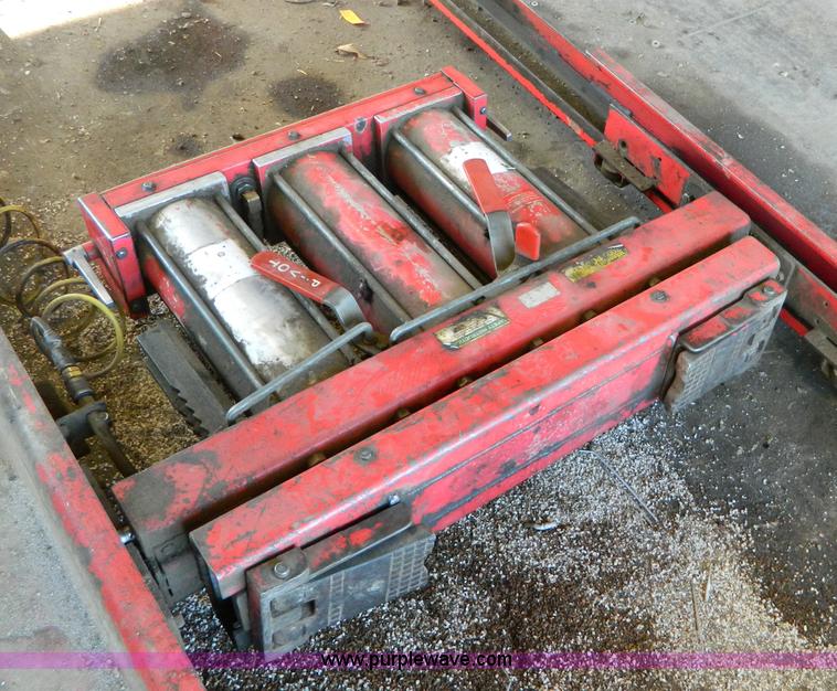 image for item D8600 Hunter four post automotive lift