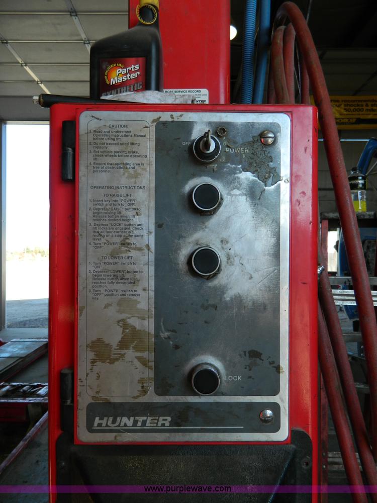 image for item D8600 Hunter four post automotive lift