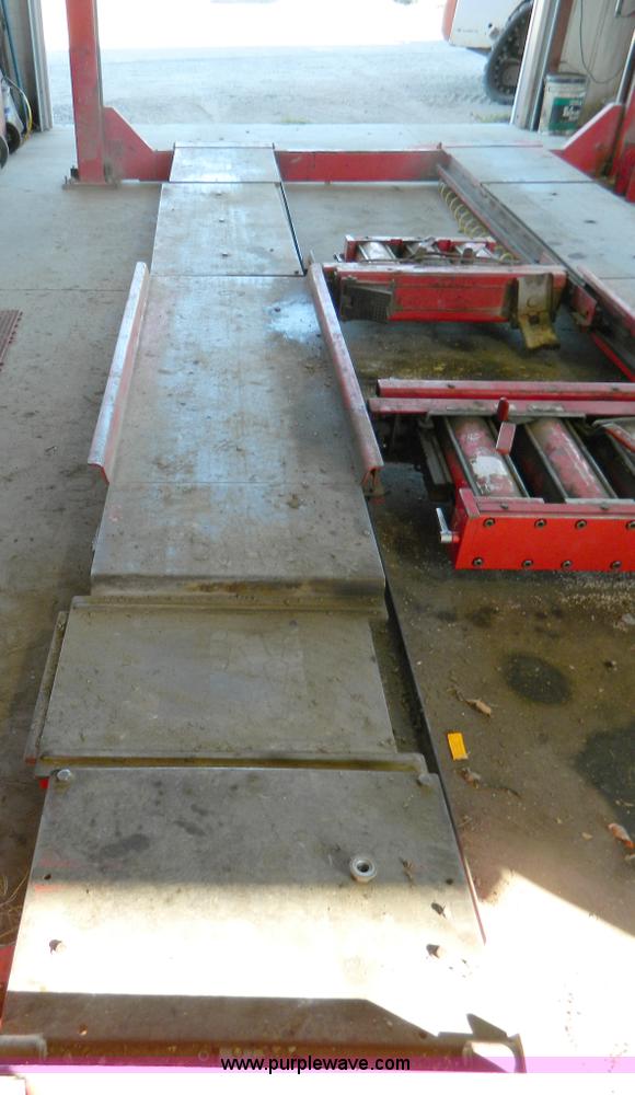 image for item D8600 Hunter four post automotive lift