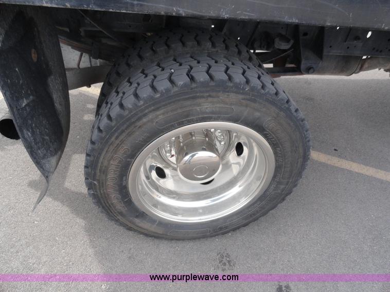 image for item G9190 2000 Ford F450 XL Super Duty crew cab pickup truck