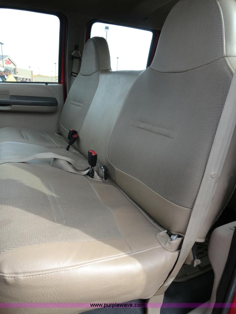 image for item G9190 2000 Ford F450 XL Super Duty crew cab pickup truck