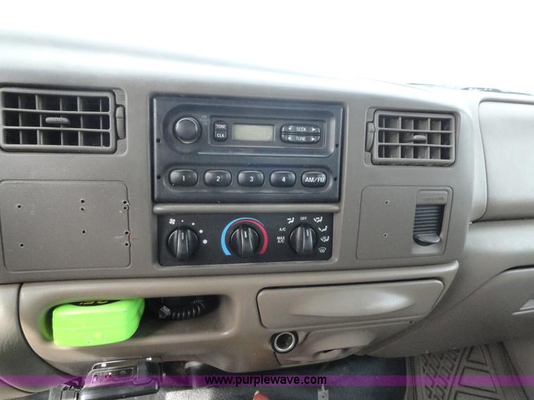 image for item G9190 2000 Ford F450 XL Super Duty crew cab pickup truck