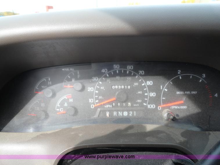 image for item G9190 2000 Ford F450 XL Super Duty crew cab pickup truck