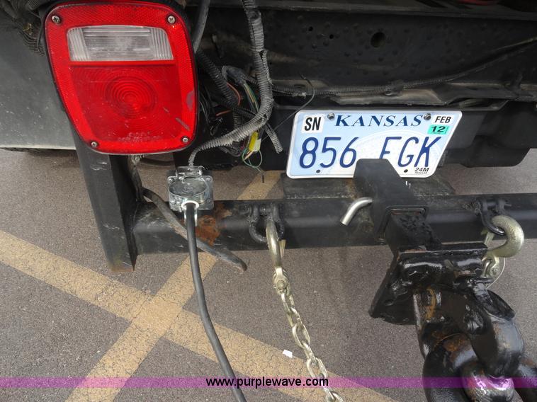 image for item G9190 2000 Ford F450 XL Super Duty crew cab pickup truck