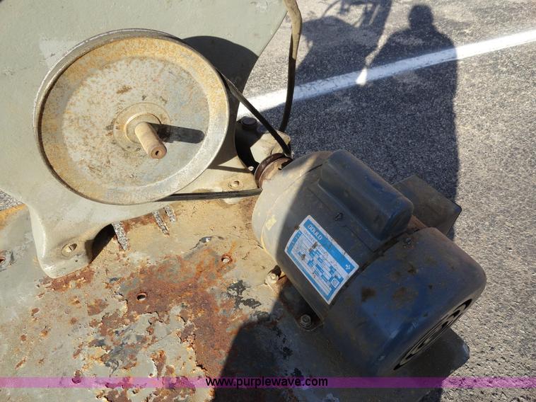 image for item G9242 Rockwell Delta band saw