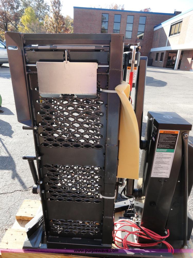 Braun wheelchair lift/platform in Topeka, KS Item G9243 sold Purple