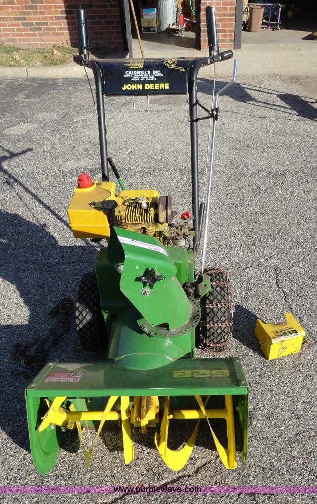 image for item G9245 John Deere 522 snow blower with chains