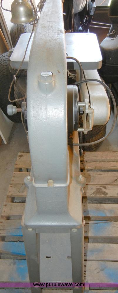 image for item G9247 Rockwell Delta scroll saw with stand