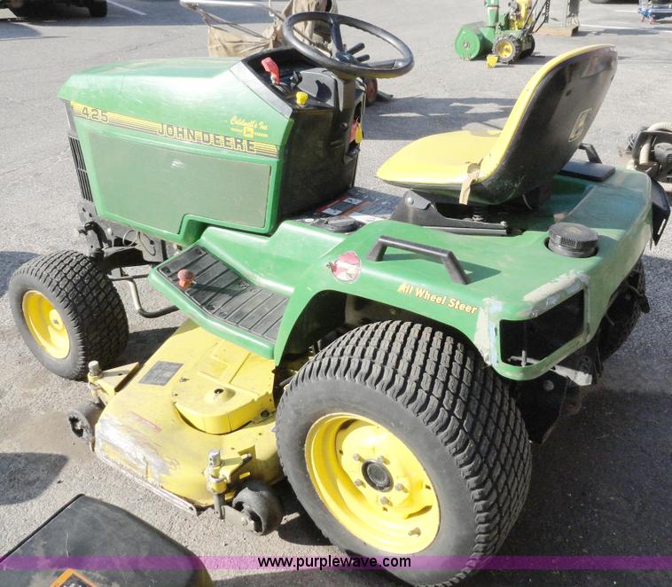 image for item G9249 John Deere 425 lawn mower