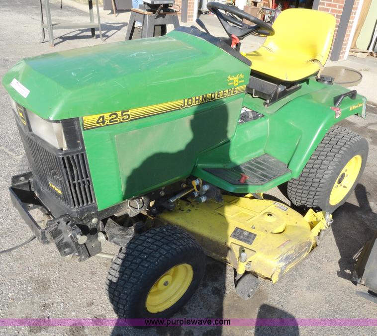 image for item G9249 John Deere 425 lawn mower