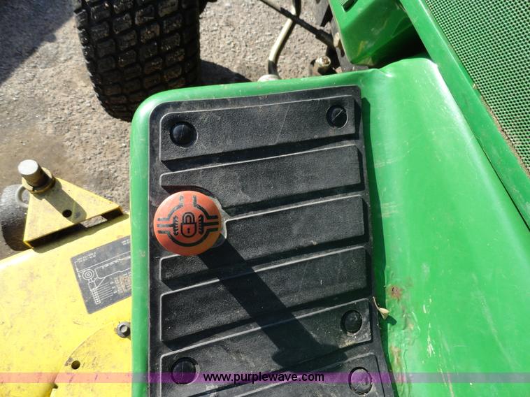image for item G9249 John Deere 425 lawn mower