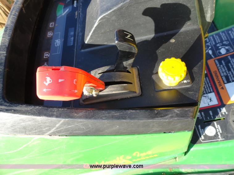 image for item G9249 John Deere 425 lawn mower