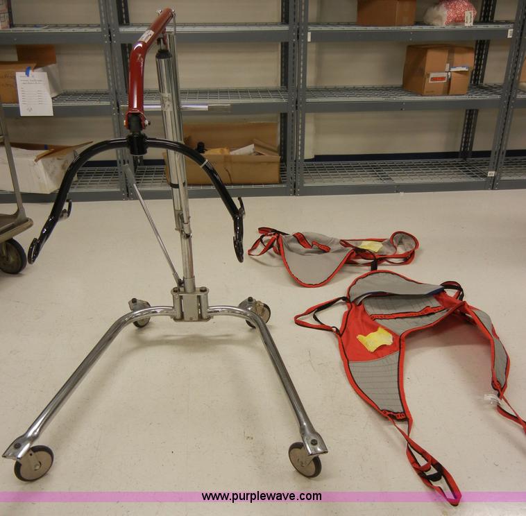 image for item H9056 Hoyer lifter