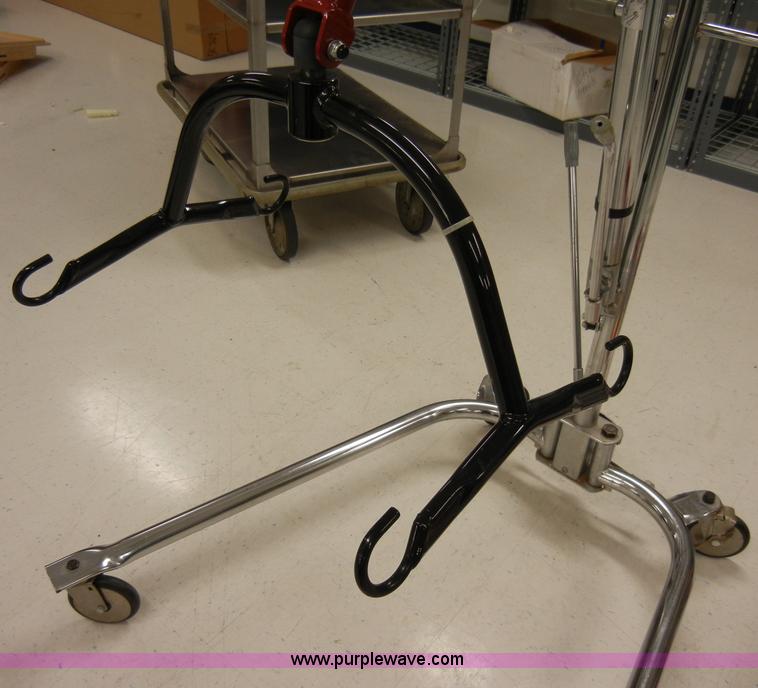 image for item H9056 Hoyer lifter