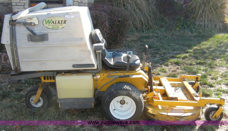 image for item H9058 Walker MTGHS ZTR mower with hopper