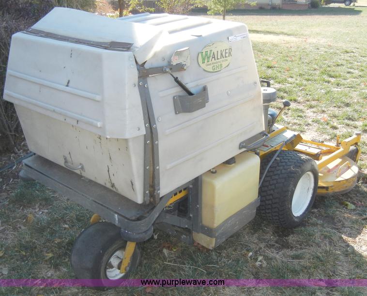 image for item H9058 Walker MTGHS ZTR mower with hopper