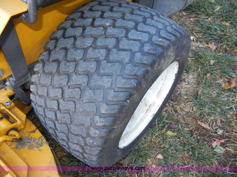 image for item H9058 Walker MTGHS ZTR mower with hopper