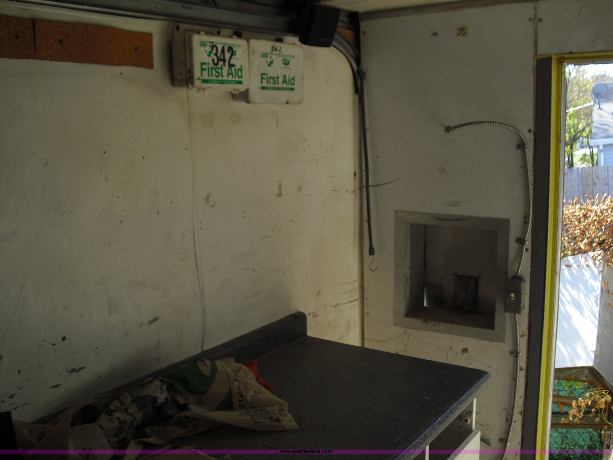 1997 Ford E350 box truck in Des Moines, IA | Item A8014 sold | Purple Wave
