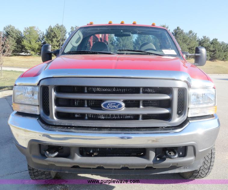image for item A3267 2004 Ford F550 XL Super Duty pickup truck
