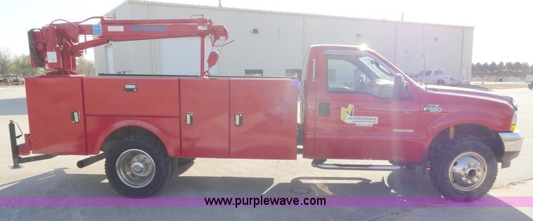 image for item A3267 2004 Ford F550 XL Super Duty pickup truck