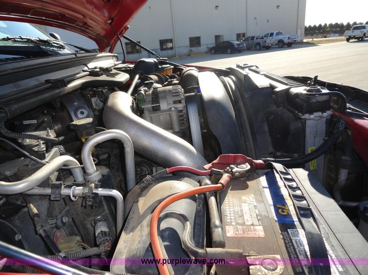 image for item A3267 2004 Ford F550 XL Super Duty pickup truck