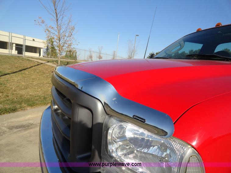 image for item A3267 2004 Ford F550 XL Super Duty pickup truck