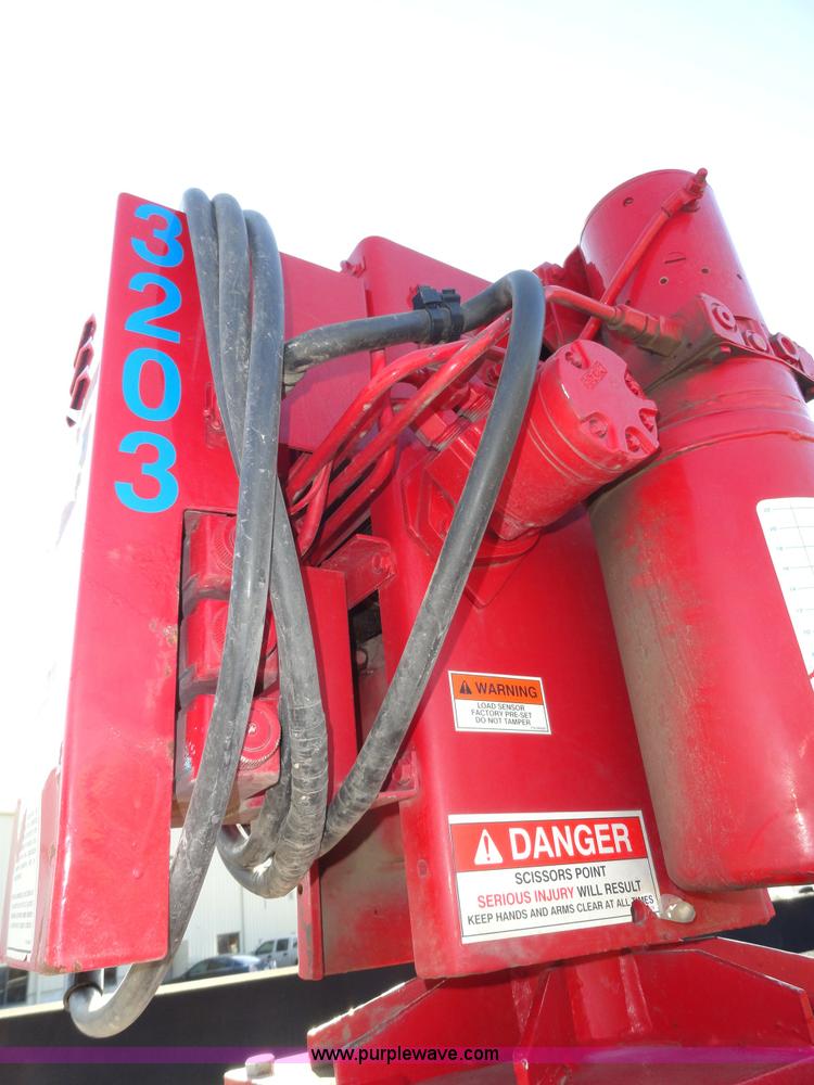 image for item A3267 2004 Ford F550 XL Super Duty pickup truck