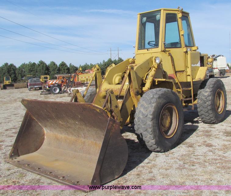 image for item A3518 1982 Caterpillar 930 wheel loader
