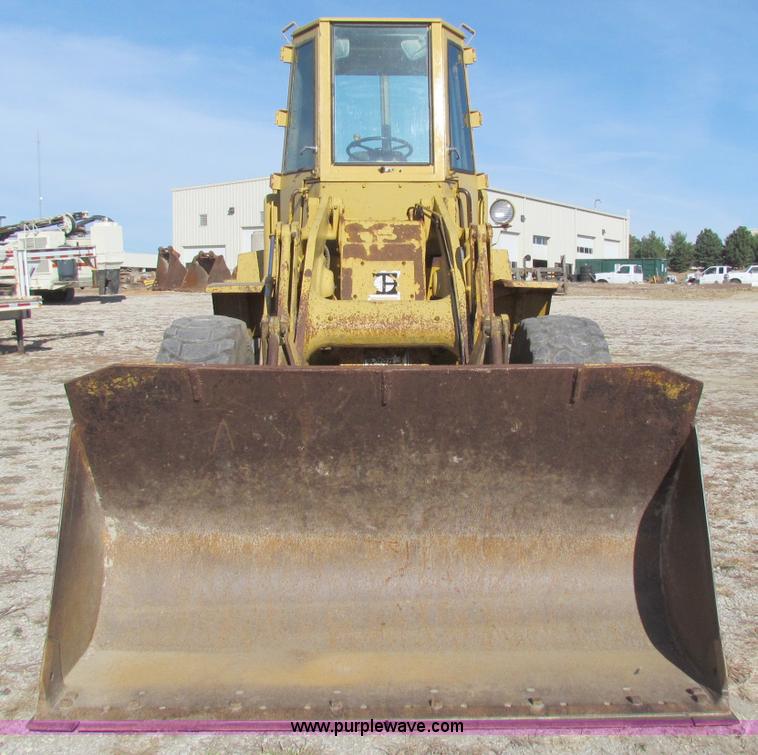 image for item A3518 1982 Caterpillar 930 wheel loader