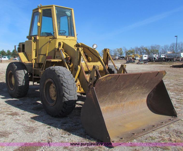 image for item A3518 1982 Caterpillar 930 wheel loader