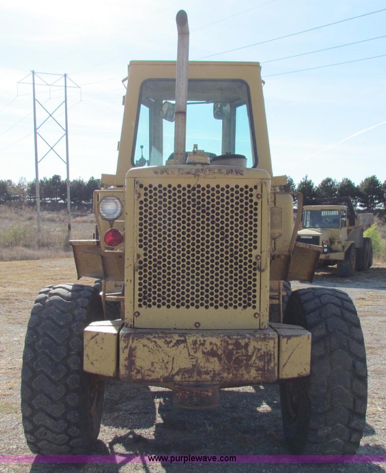 image for item A3518 1982 Caterpillar 930 wheel loader