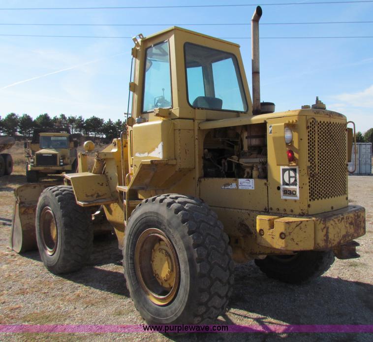 image for item A3518 1982 Caterpillar 930 wheel loader
