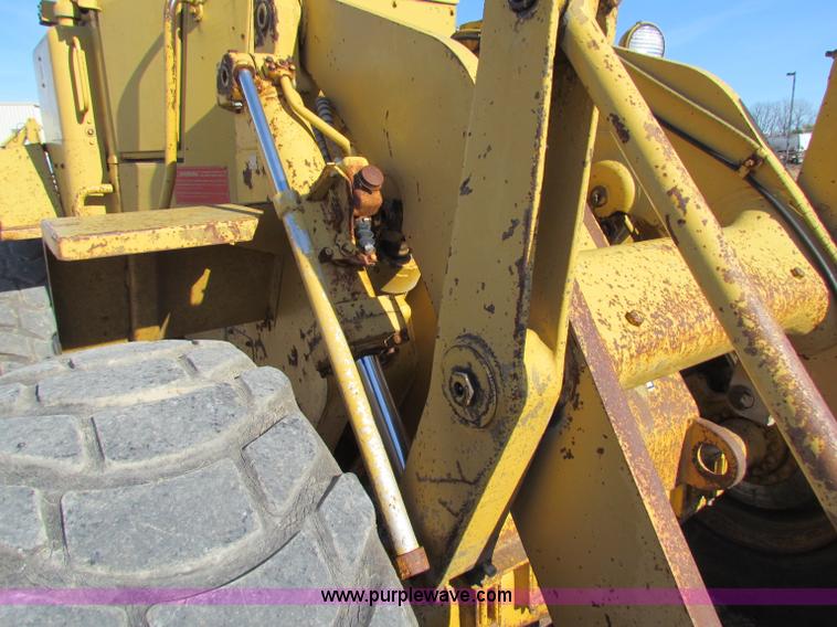 image for item A3518 1982 Caterpillar 930 wheel loader