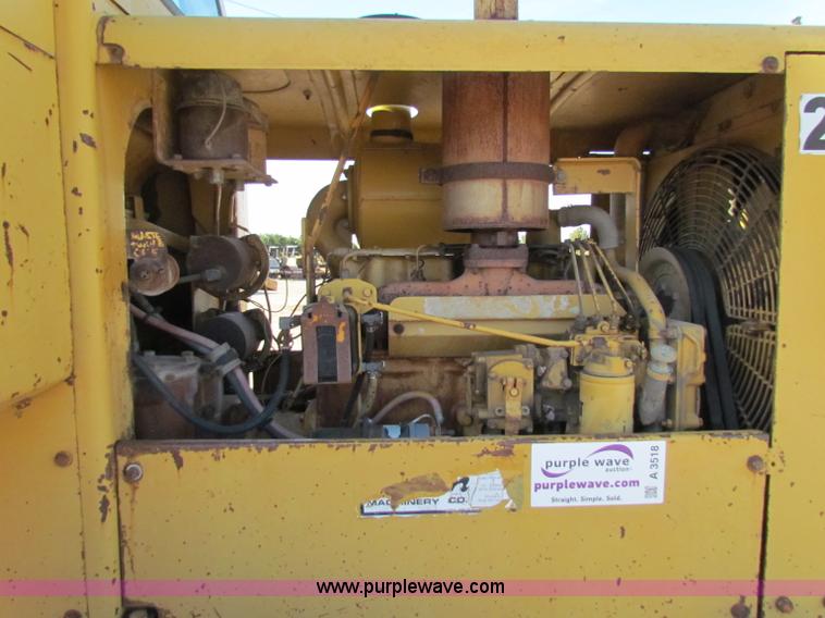 image for item A3518 1982 Caterpillar 930 wheel loader