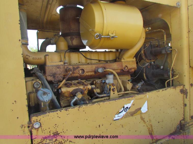 image for item A3518 1982 Caterpillar 930 wheel loader