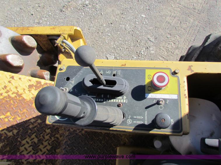 image for item A3520 1995 Caterpillar CP-563C vibratory roller/packer