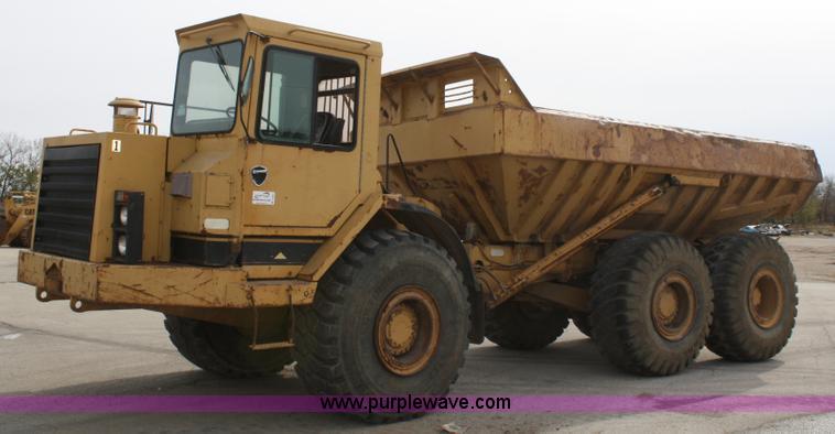 image for item A6521 1987 Caterpillar D350C articulated rock truck