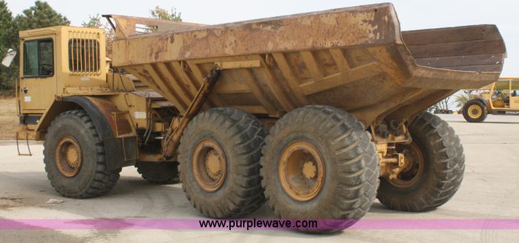 image for item A6521 1987 Caterpillar D350C articulated rock truck