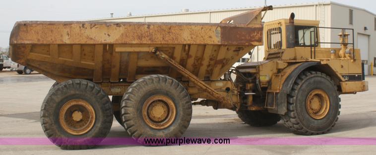 image for item A6521 1987 Caterpillar D350C articulated rock truck