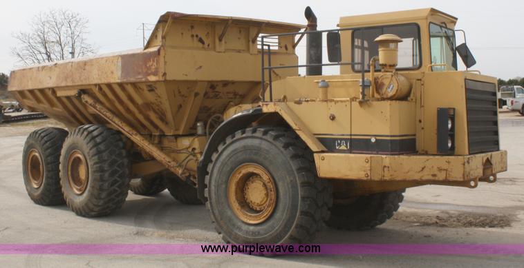 image for item A6521 1987 Caterpillar D350C articulated rock truck