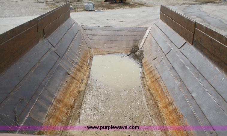 image for item A6521 1987 Caterpillar D350C articulated rock truck