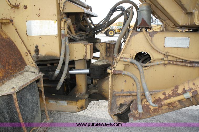 image for item A6521 1987 Caterpillar D350C articulated rock truck